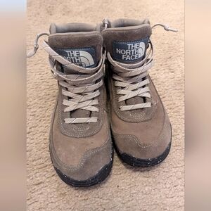 The North Face Back to Berkeley III Hiking Boots 7.5